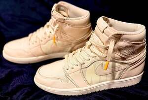 Air Jordan 1 Retro High OG Guava Ice (555088-801)